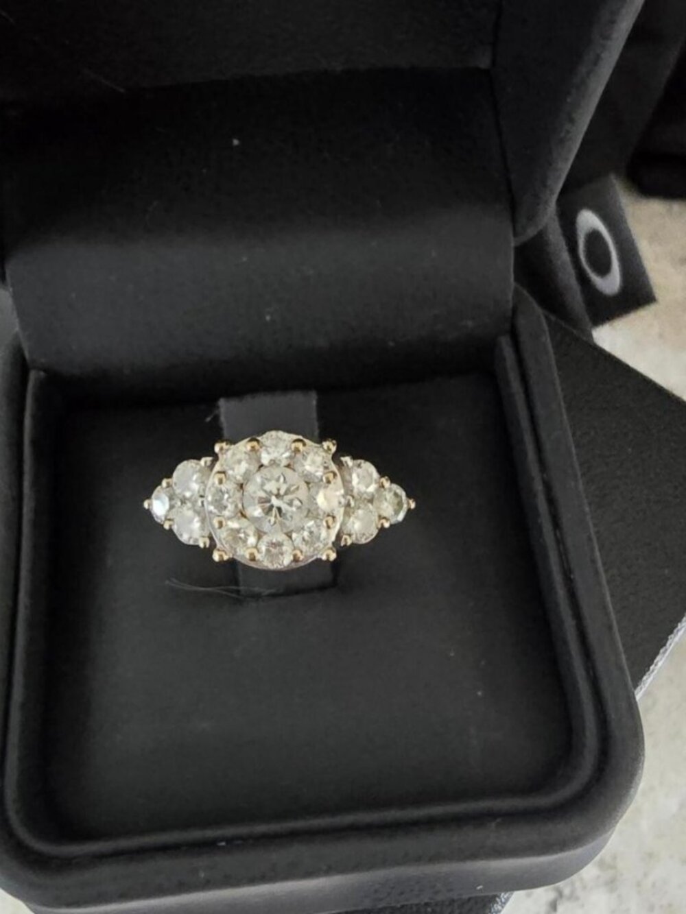 Diamond cluster ring - Picture 2 of 3